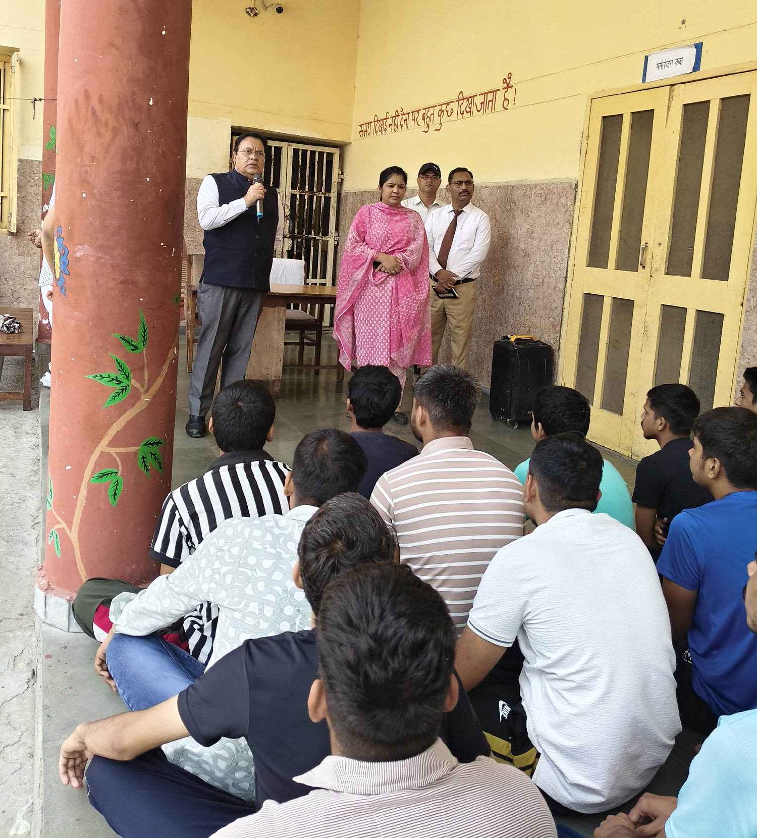 डीएसजे व सीजेएम ने प्लेस ऑफ सेफ्टी का किया निरीक्षण